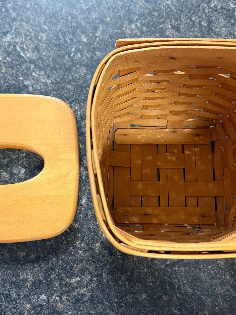 Longaberger 1997 Tall Tissue Basket